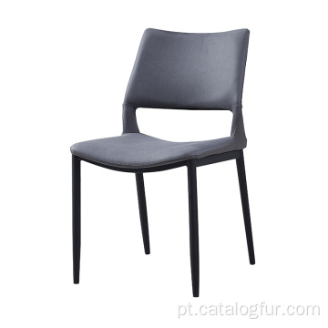 Cadeira de jantar com empilhamento em tecido bege moderno marrom de alumínio tubular imitado de madeira estofada com almofada macia